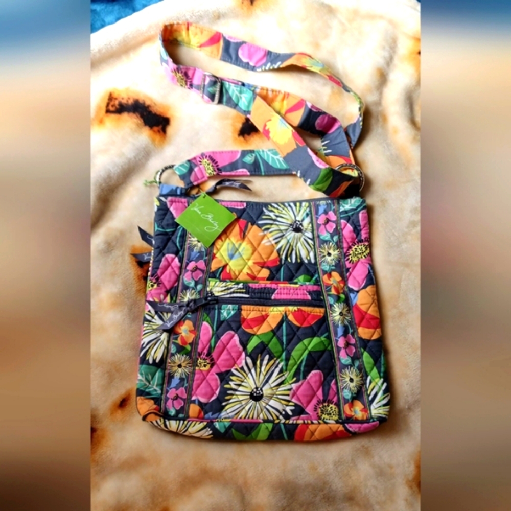 NWT> Vera Bradley  floral crossbody Bag - Picture 2 of 4